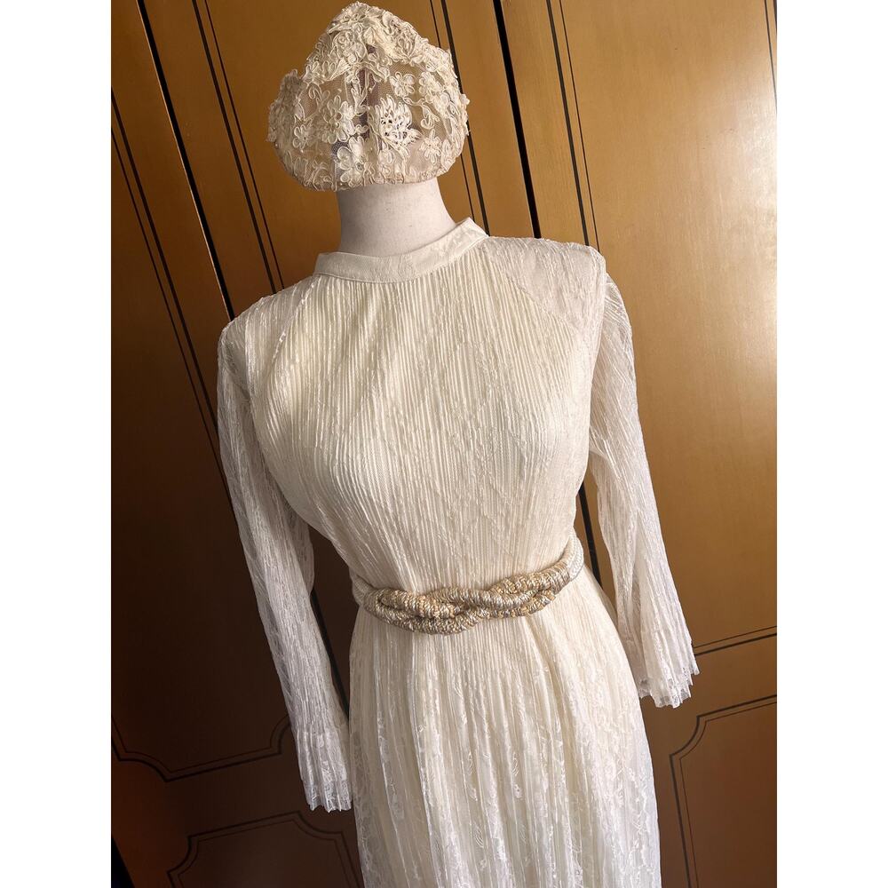 Vintage pleated lace gown in white, size M
